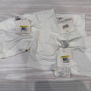 New with Tags - Calvin Klein - Seamless Short - White - 3 pairs - Size M